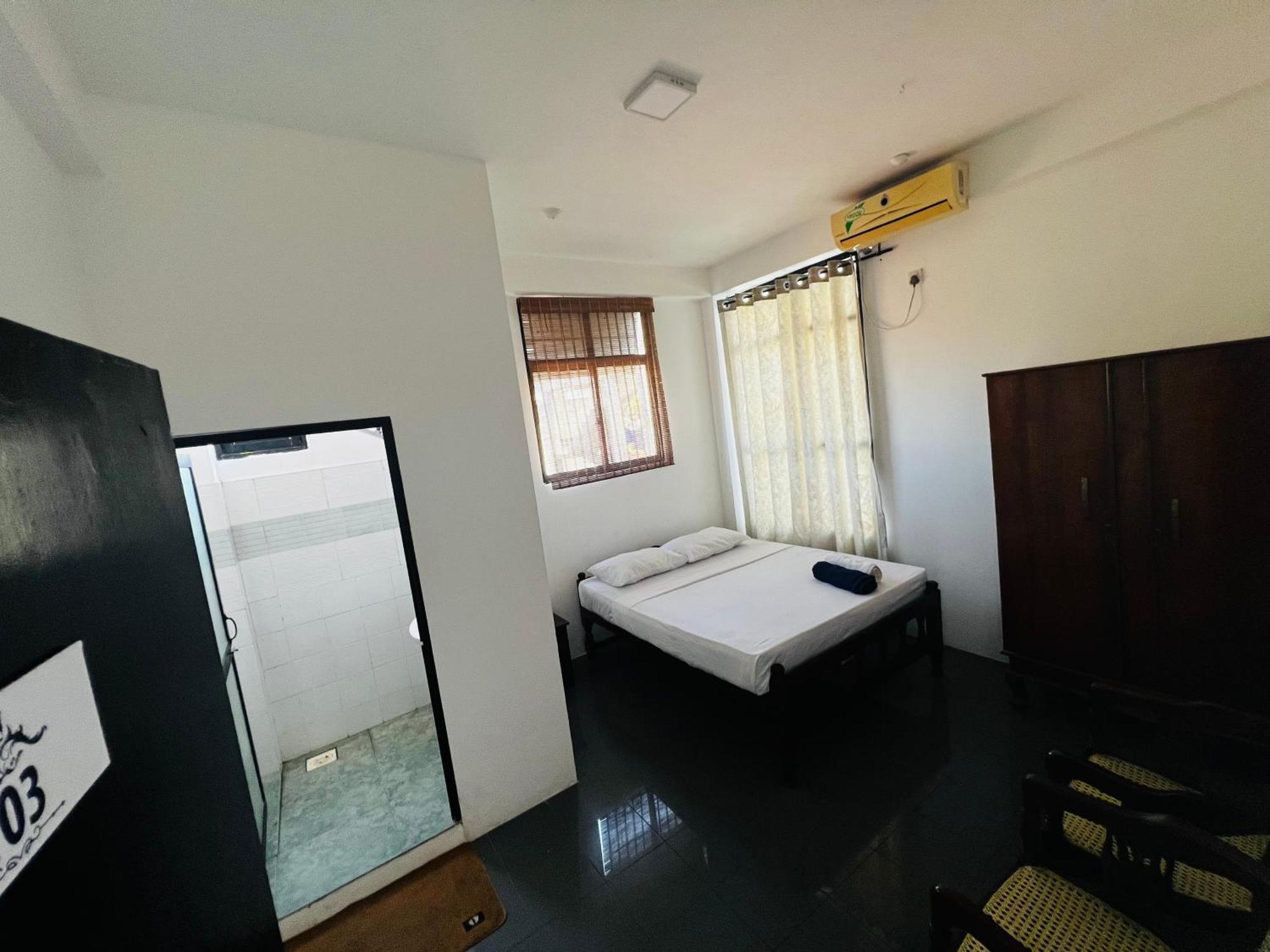 Ramlyn Guesthouse & Restaurant Negombo Exterior foto